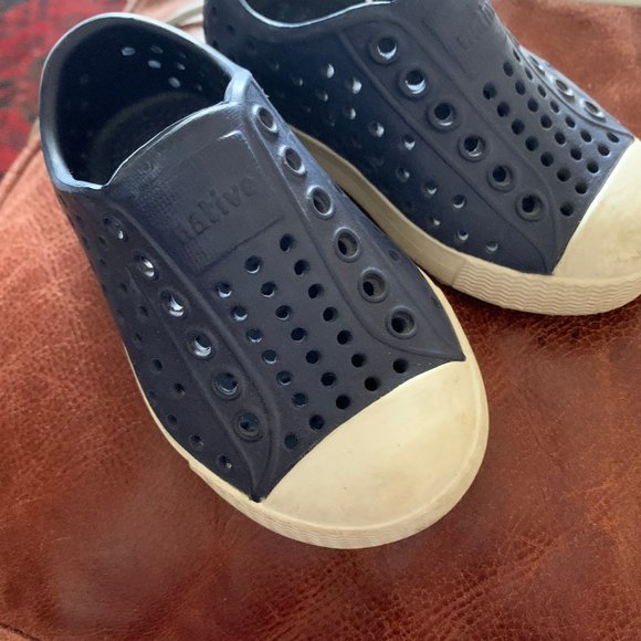 Native Shoes - Picture 1 of 1